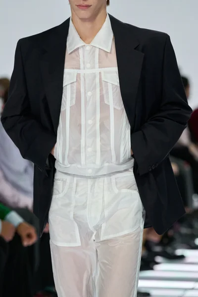 Look 99